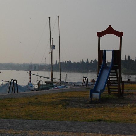 Relais Corte Bergamini Peschiera del Garda Bagian luar foto