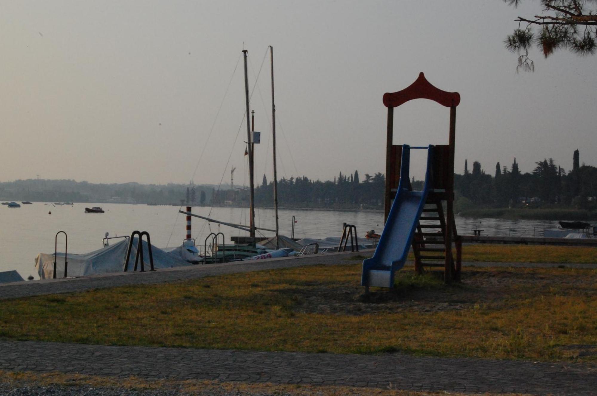 Relais Corte Bergamini Peschiera del Garda Bagian luar foto