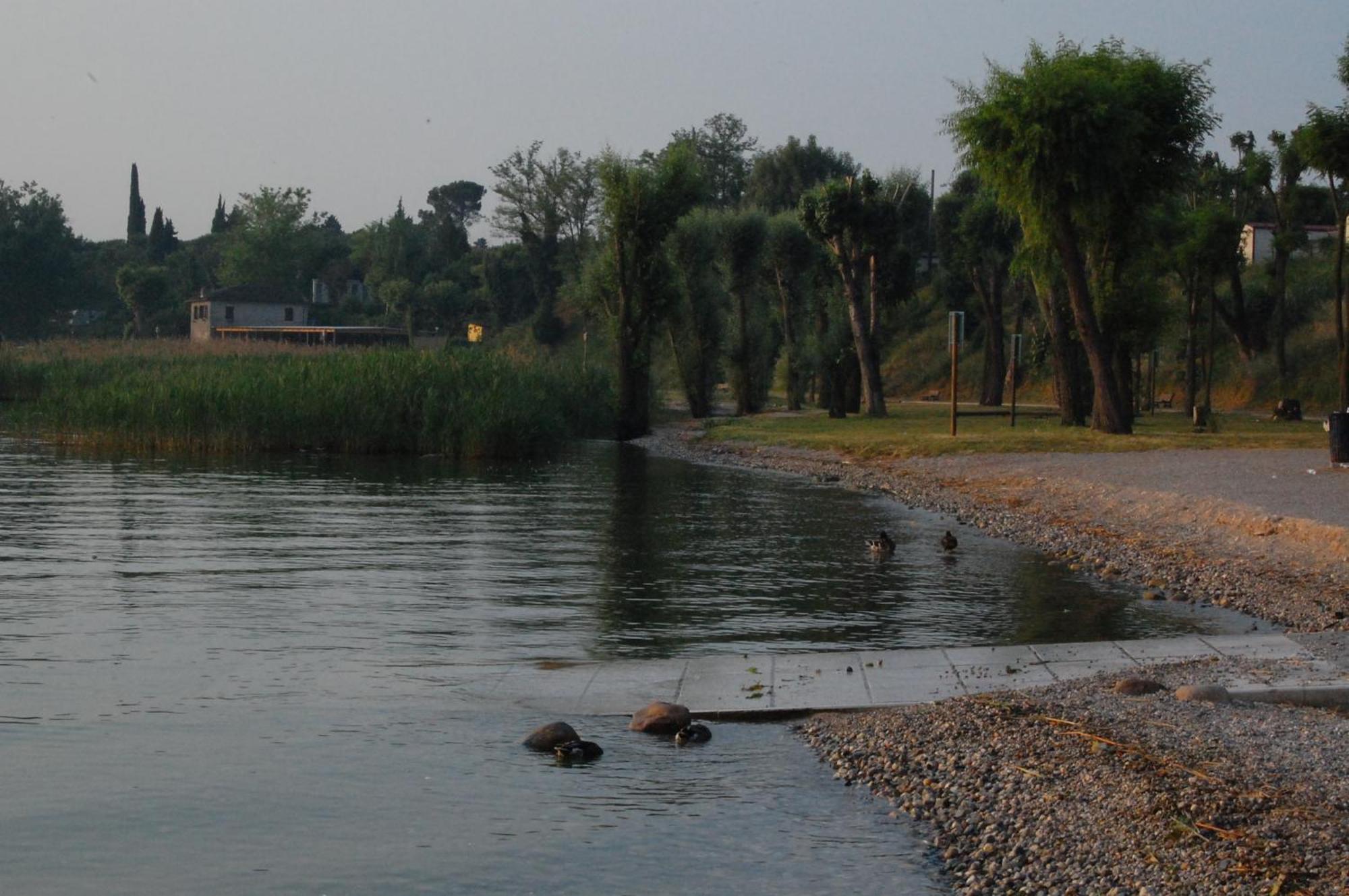 Relais Corte Bergamini Peschiera del Garda Bagian luar foto